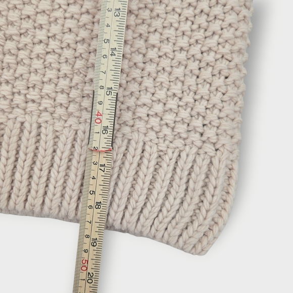 H&M Cream Sleeveless Knit Sweater Vest NWT Womens XS Sold Out Recycled Polyester - Picture 7 of 9